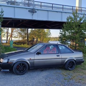 WunderVinyl Super Satin Space Silver LT car wrap