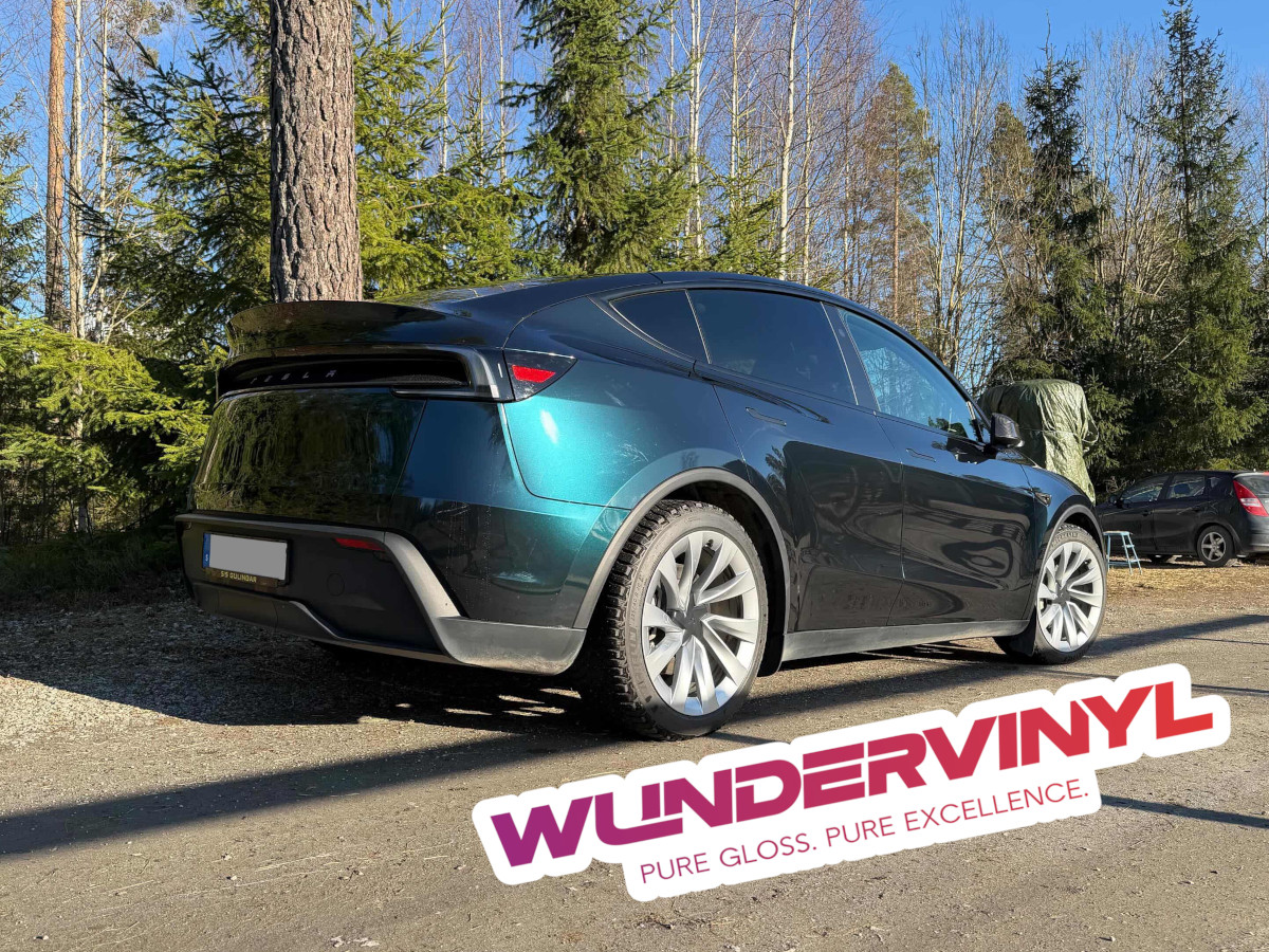 WunderVinyl Super Gloss+ Dark Racing Green LT car wrap for Tesla Model Y
