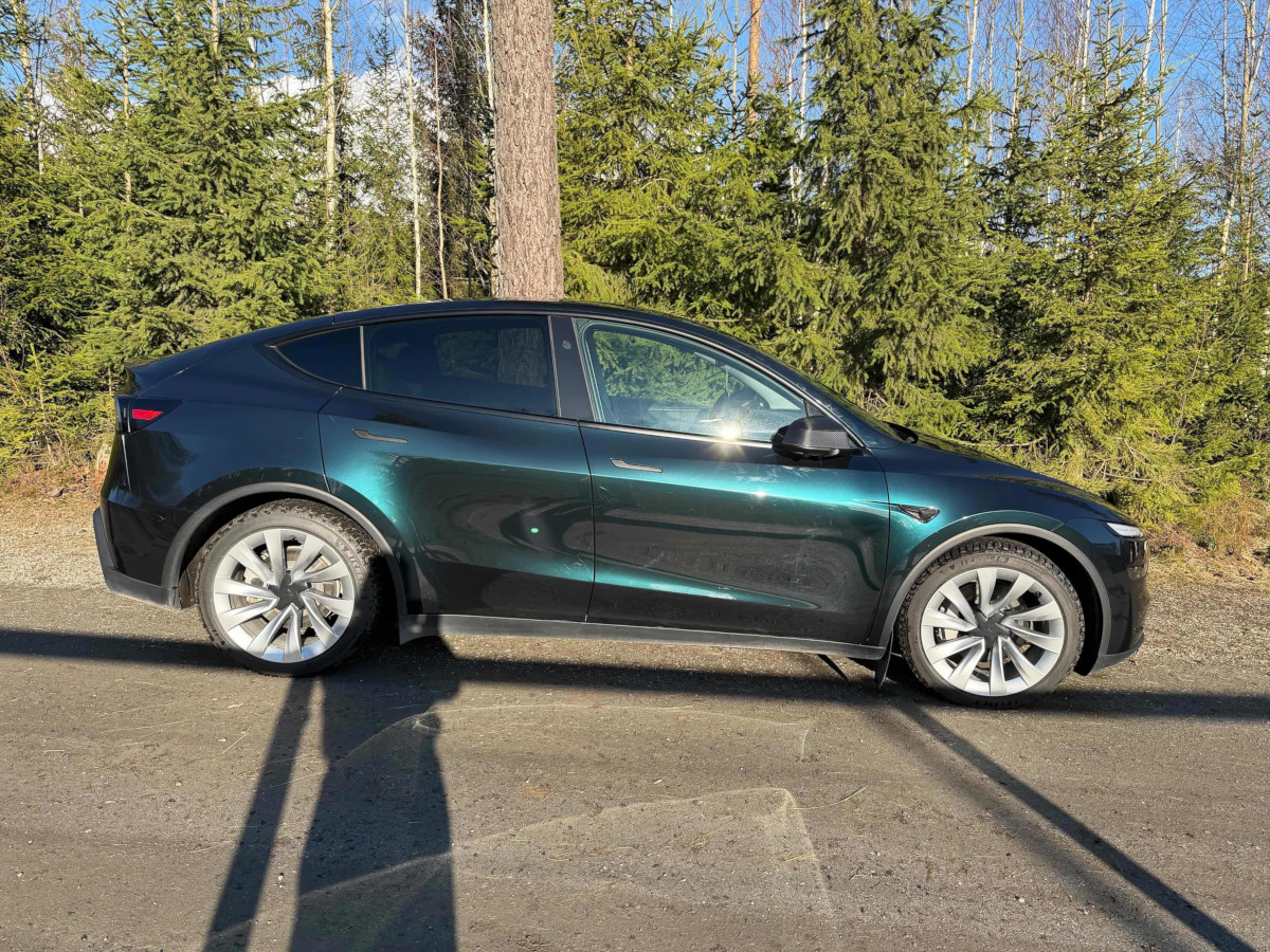 Tesla Y Car Wrap
