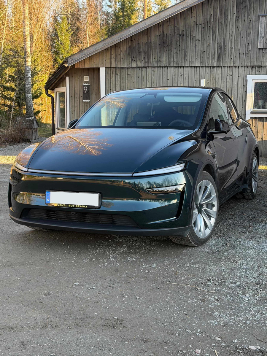 WunderVinyl Super Gloss+ Dark Racing Green LT — Tesla model Y